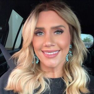 Meet your Posher, Kenzie